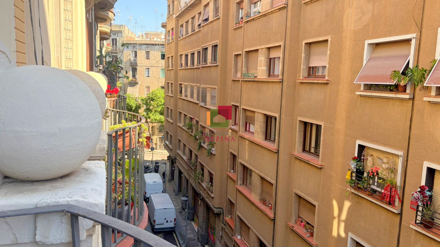 Piso con encanto y gran potencial de reforma en Sant Antoni – Raval