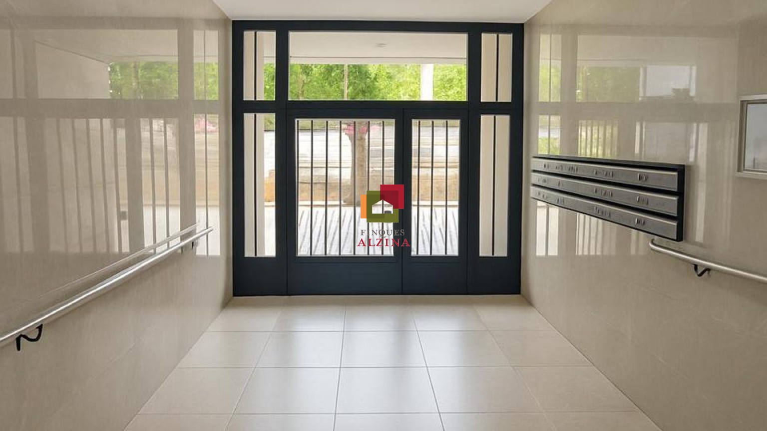 AMPLIO PISO REFORMADO EN GAVÀ