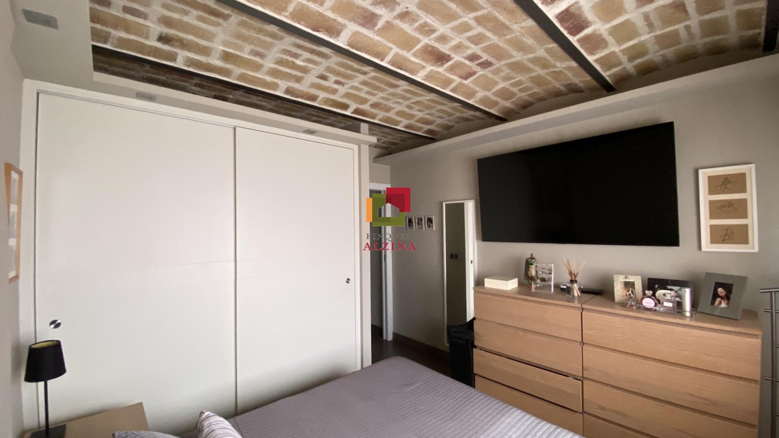 ÀTIC AMB TERRASSA A LA NOVA ESQUERRA DE L’EIXAMPLE