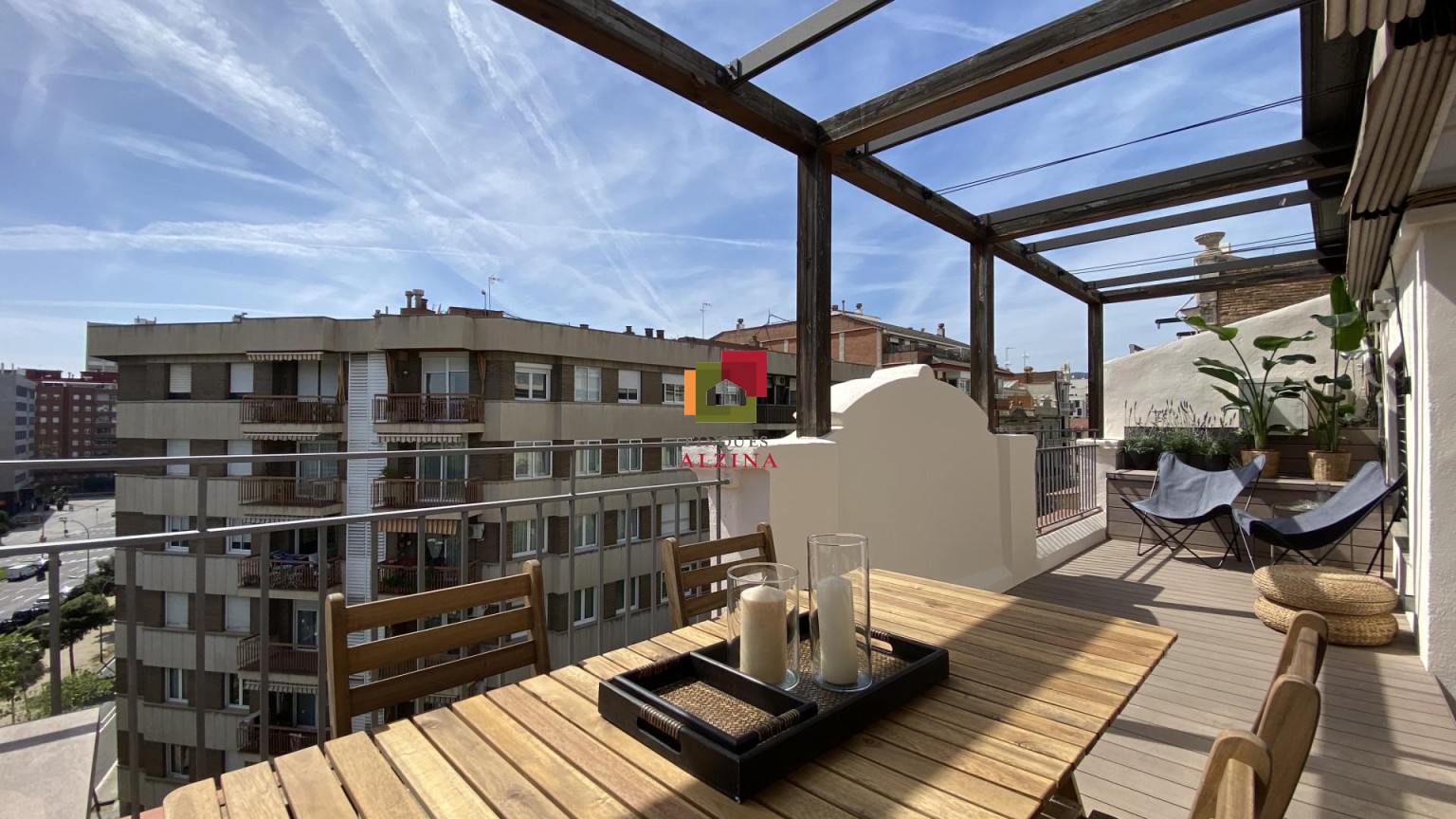 ÀTIC AMB TERRASSA A LA NOVA ESQUERRA DE L’EIXAMPLE