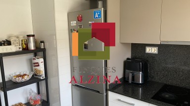 PISO CON BALCÓN Y APARCAMIENTO EN GRAN DE LA SAGRERA