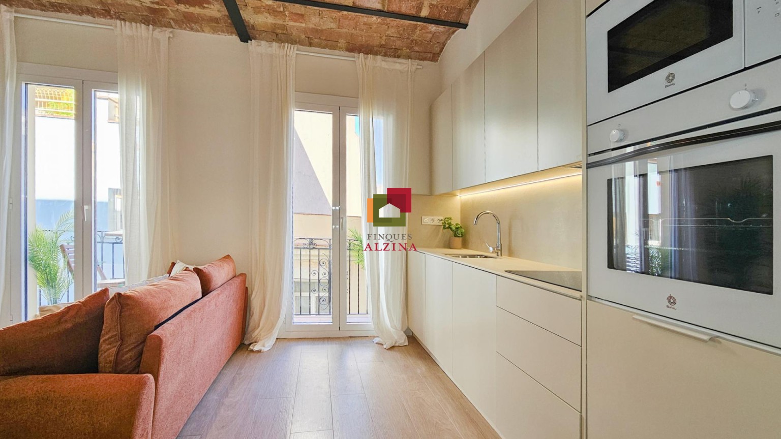 ARQUITECTURA AMB HISTÒRIA, DISSENY PER GAUDIR