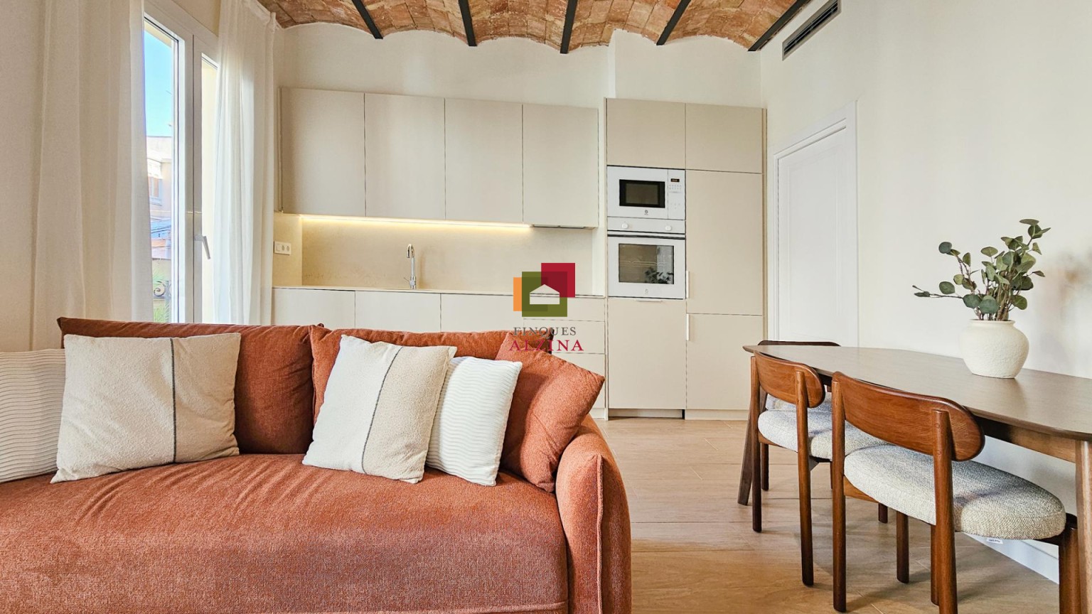 ARQUITECTURA AMB HISTÒRIA, DISSENY PER GAUDIR