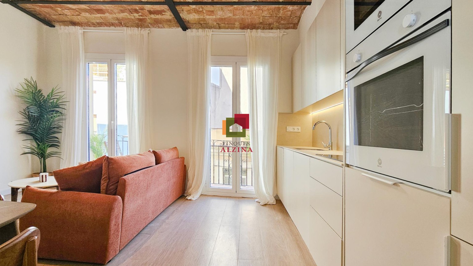 ARQUITECTURA AMB HISTÒRIA, DISSENY PER GAUDIR